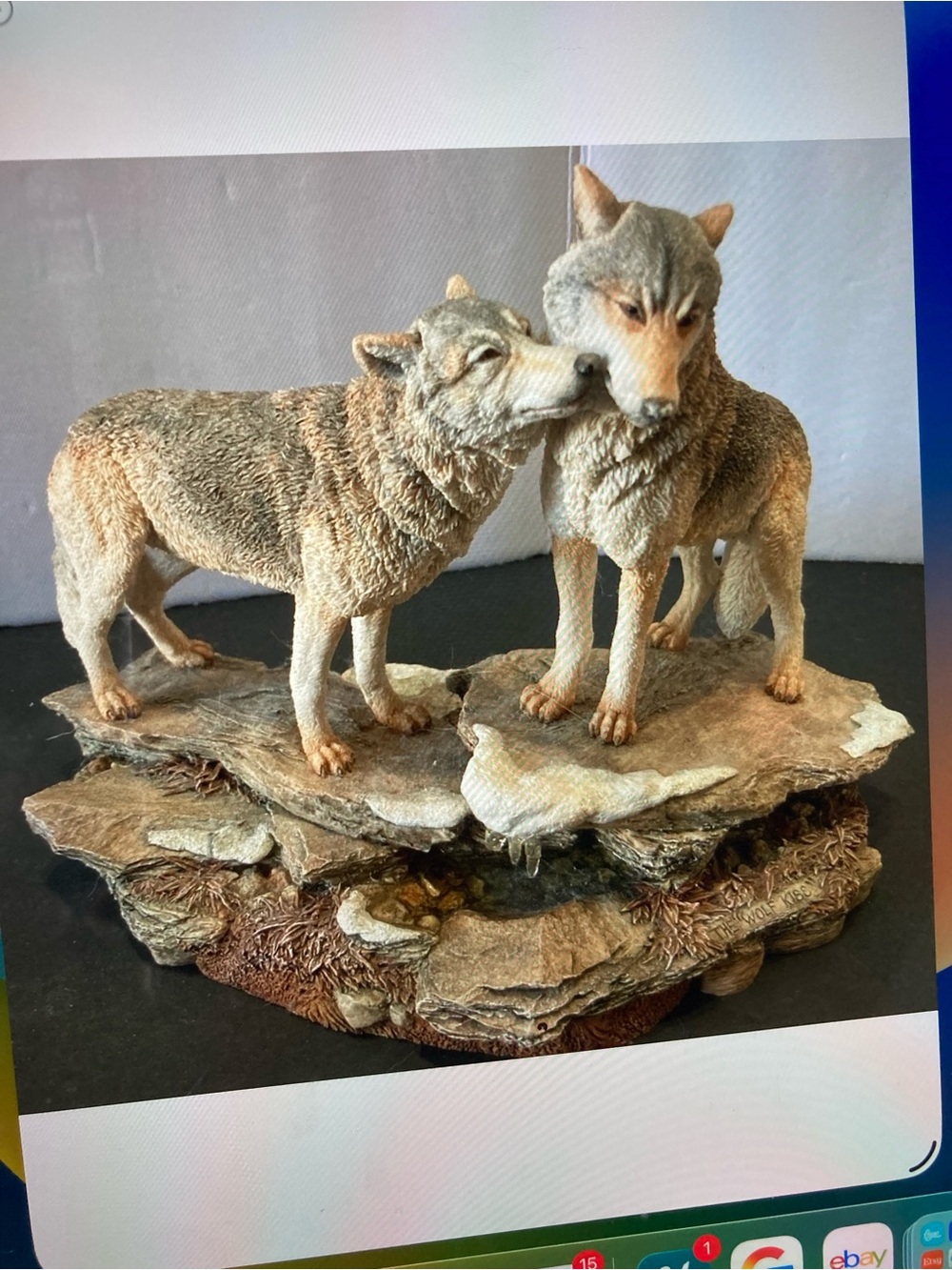 The Wolf Kiss 1994 Figurine Sculpture England Nature Accent Décor CA684